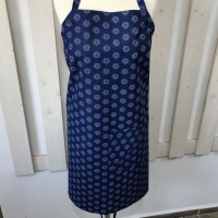 Kötények állítható nyakpánttal